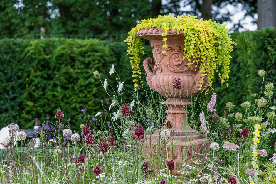 Vase in the Baroque Garden Vase in the Baroque Garden